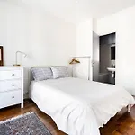 Paris\' Sunny Nest